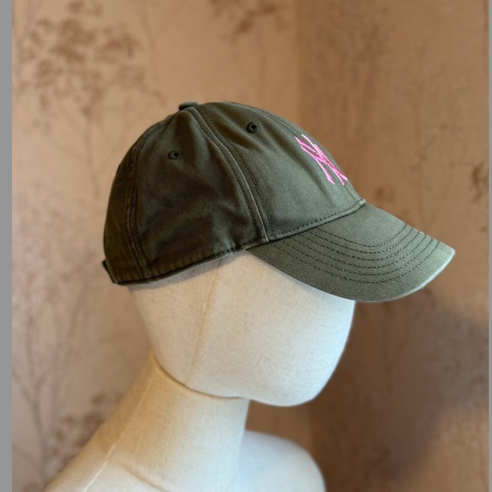 New York Yankees Clean up hat in moss green with pink - Picture 5 of 16